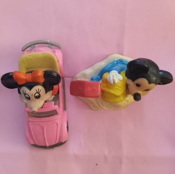 Vintage Mickey Mouse Disney Figurine in Sand and Number One - Picture 4 of 4